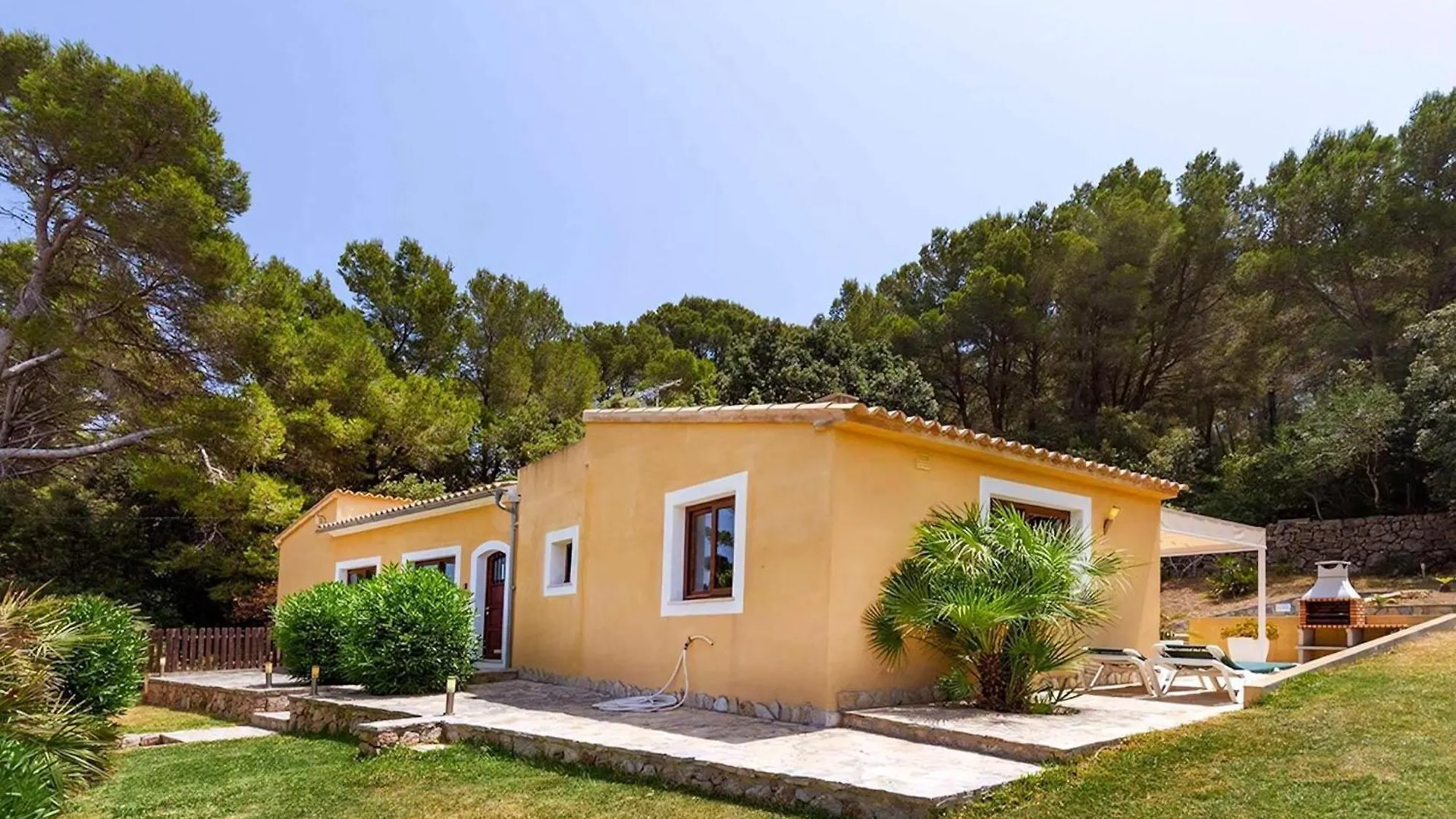 Villa Alexandria Mit Pool Und Grillplatz Cala San Vicente  Spain