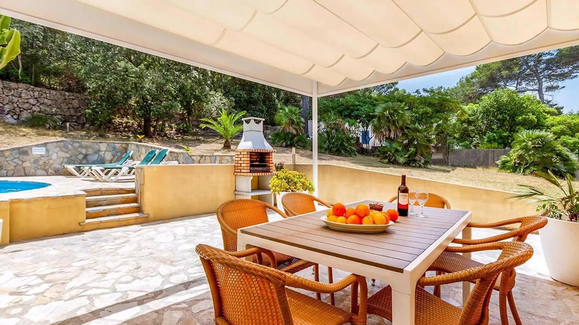 Villa Alexandria Mit Pool Und Grillplatz contacts